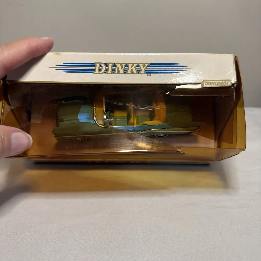 1/43 diecast 1957 Chevrolet Bel Air Convertible Matchbox 